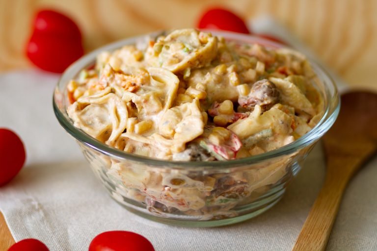 Tortellini and tomato salad with feta