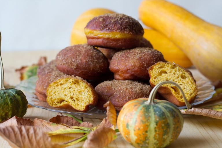 Donuts from pumpkin dough