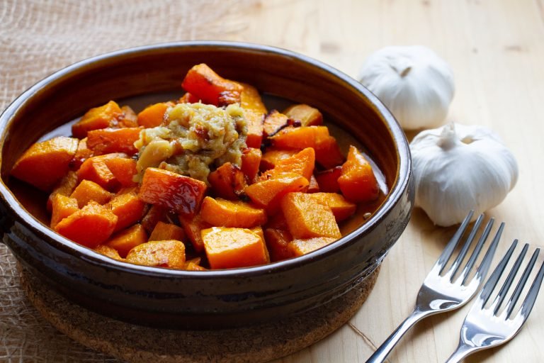 Pumpkin baked with garlic