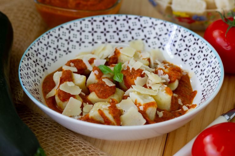 Ricotta gnocchi with sauce
