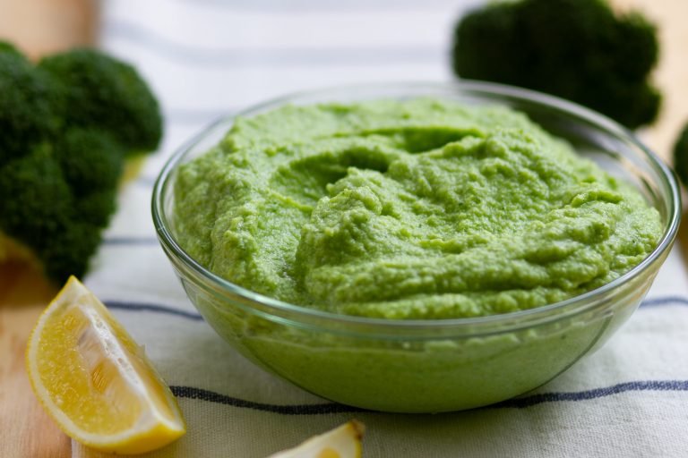 Broccoli and cream purée