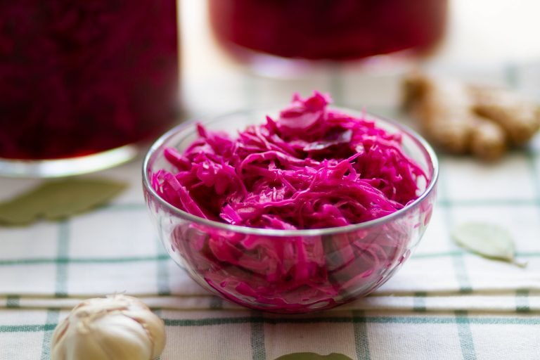 Red cabbage salad