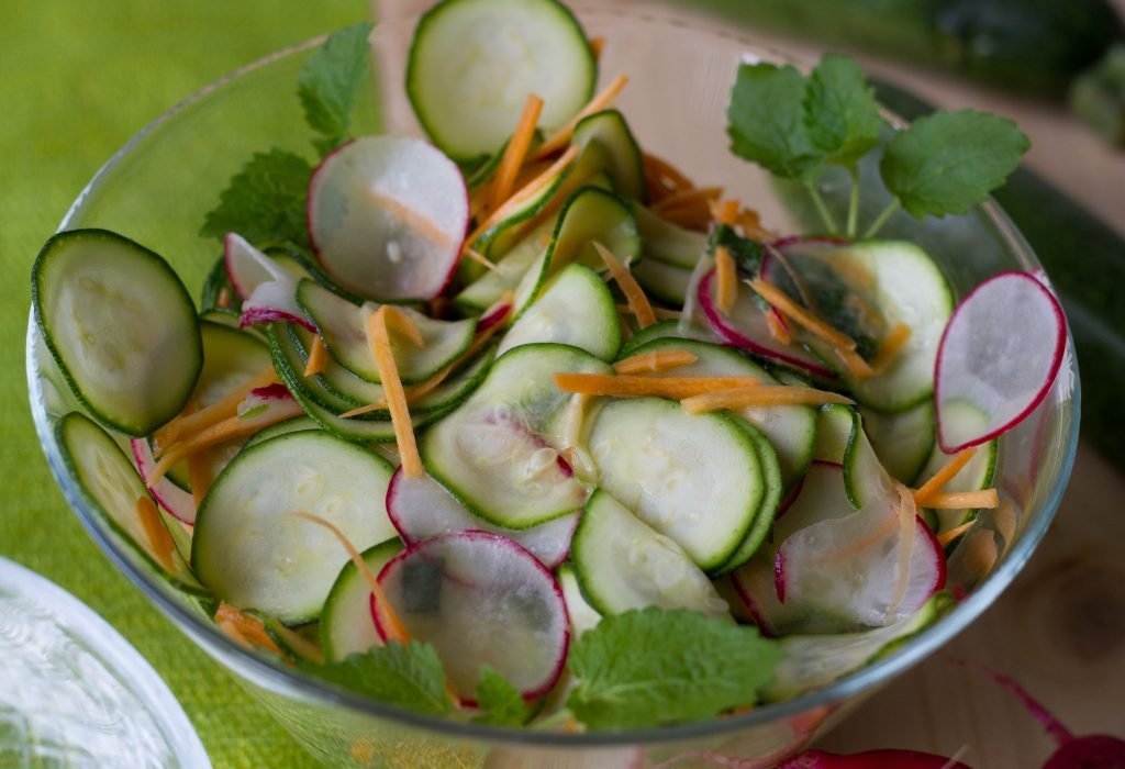 Fresh zucchini and radish salad