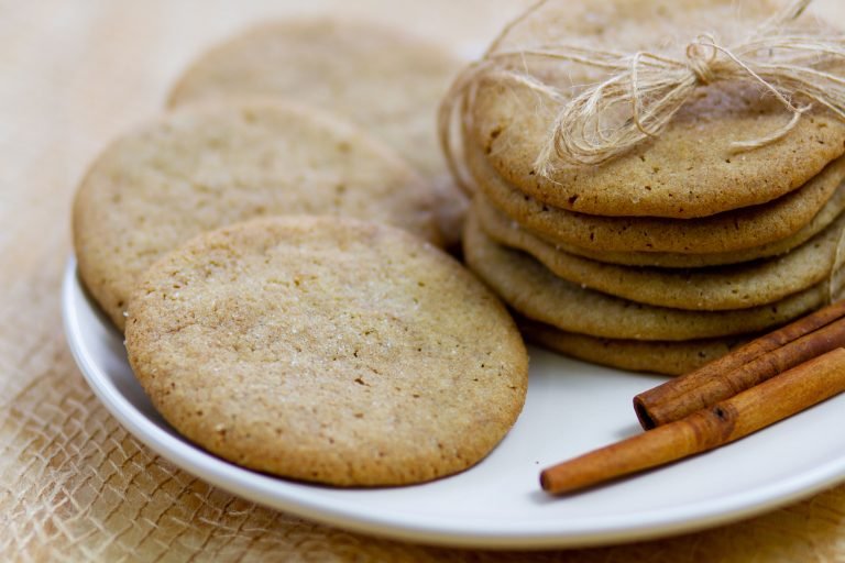 Crunchy and soft cinnamon cookies