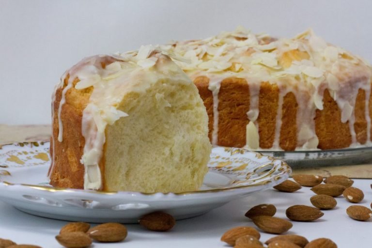 Brioche with icing