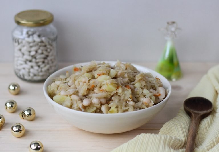 Cooked sauerkraut with beans