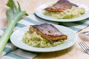 Pan-fried fish with creamy leek