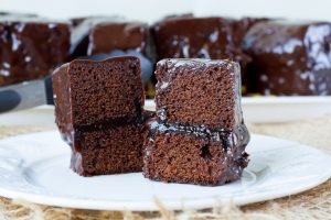 Chocolate gingerbread squares