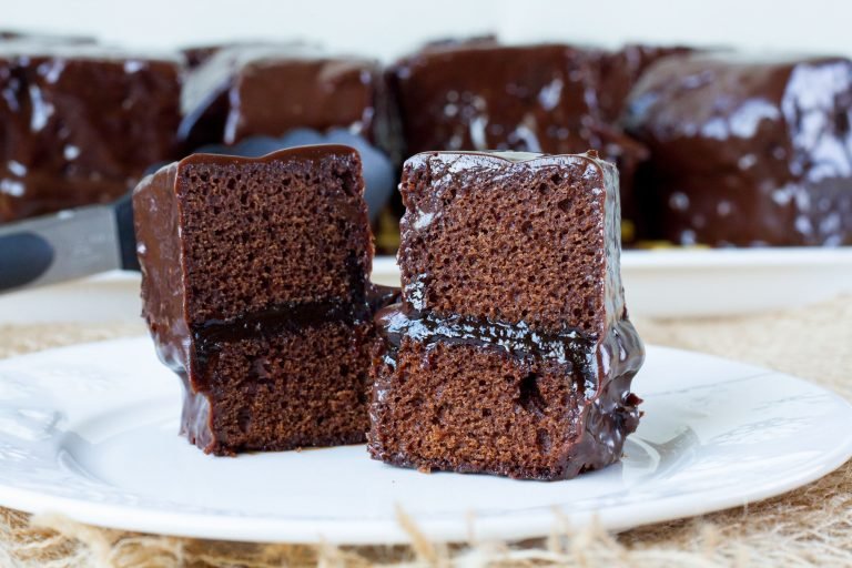 Chocolate gingerbread squares