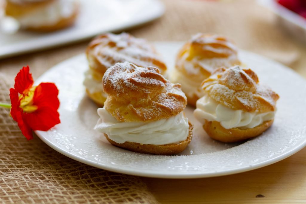 French cream puffs