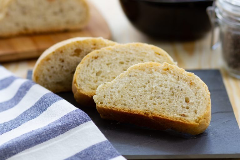 Bread made with tomatoes and chia