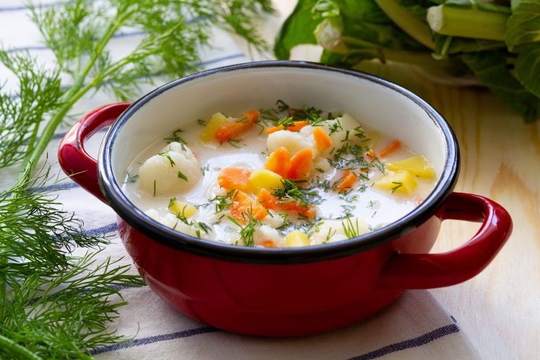 Cauliflower soup with cream