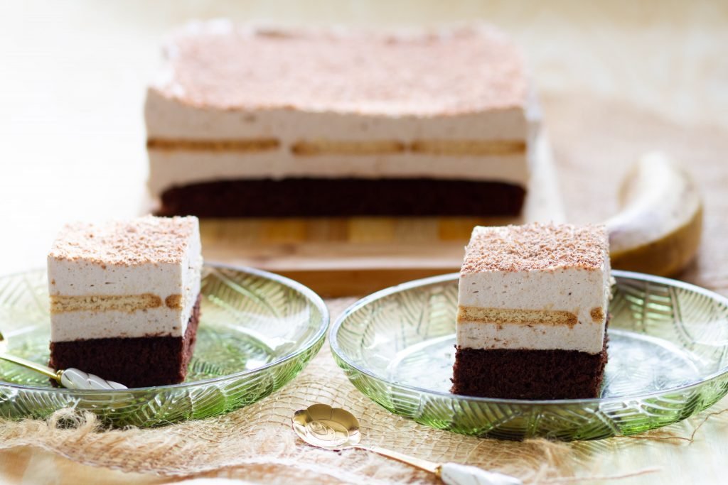 Creamy banana cake