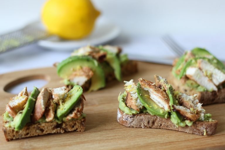 Toasted bread with chicken and avocado