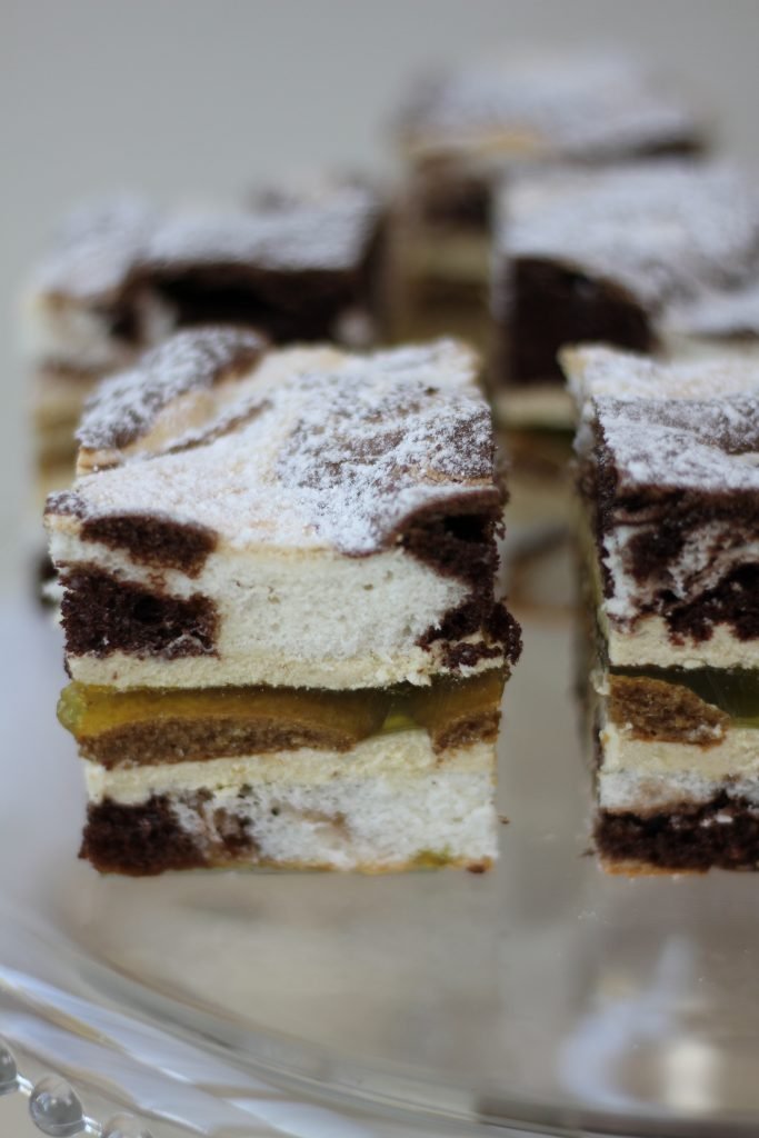 Fluffy countess cake with cream