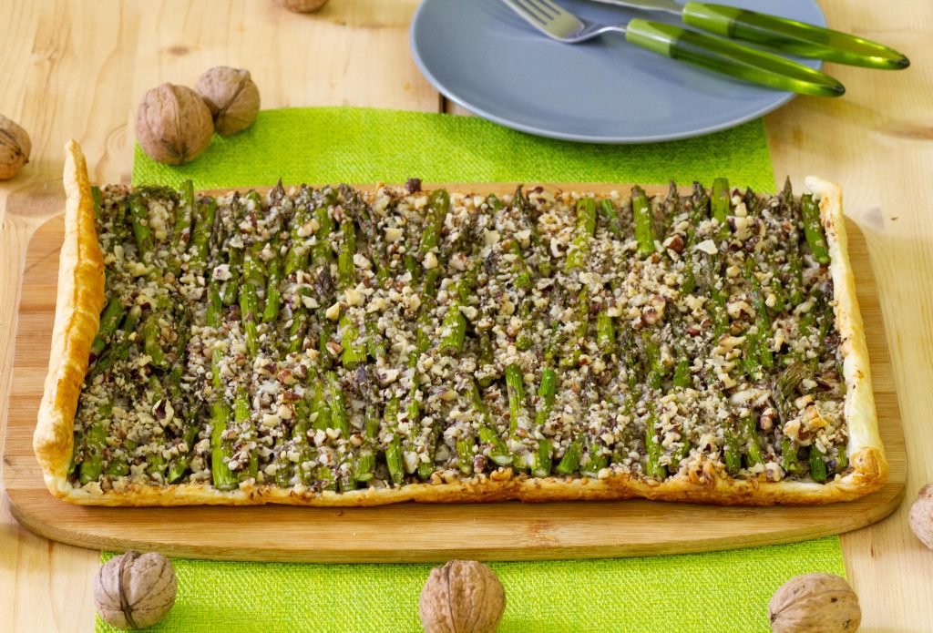 Asparagus tart on puff pastry