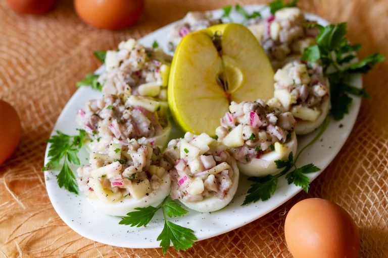 Stuffed eggs