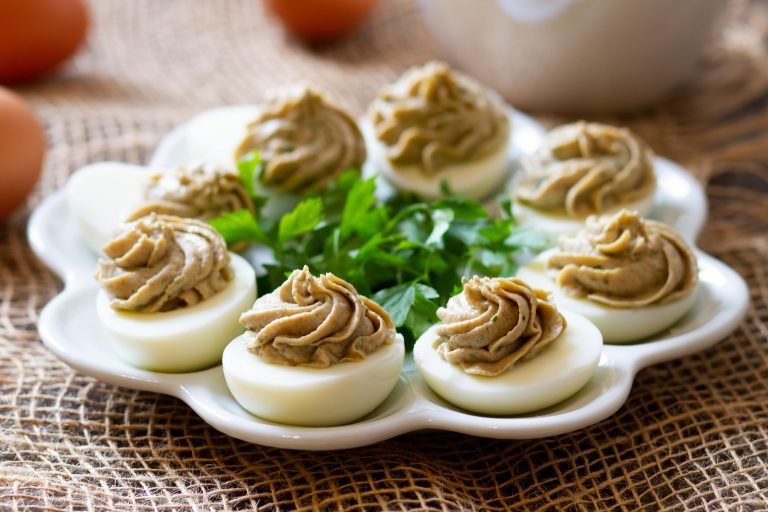 Eggs stuffed with mushrooms cream