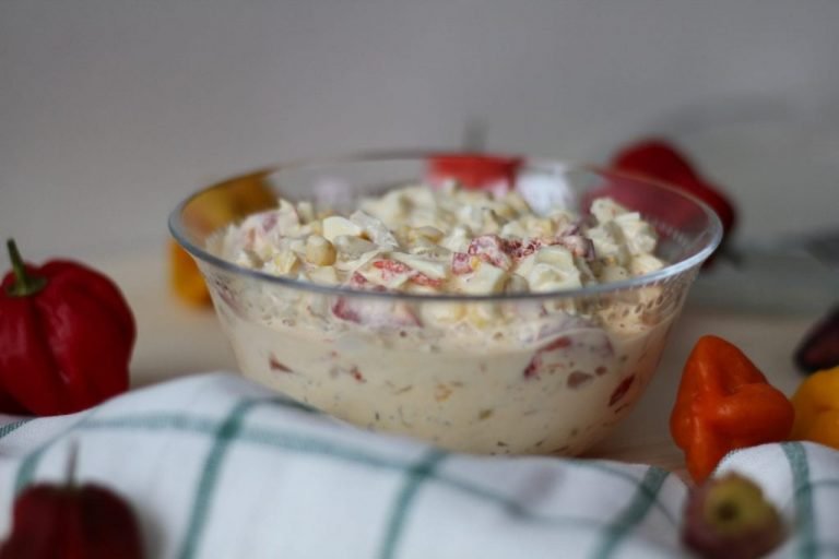 Salad with peppers, mushrooms and sweetcorn