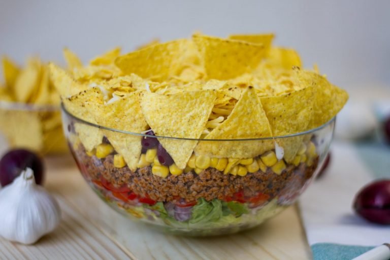 Salad with nachos and minced meat