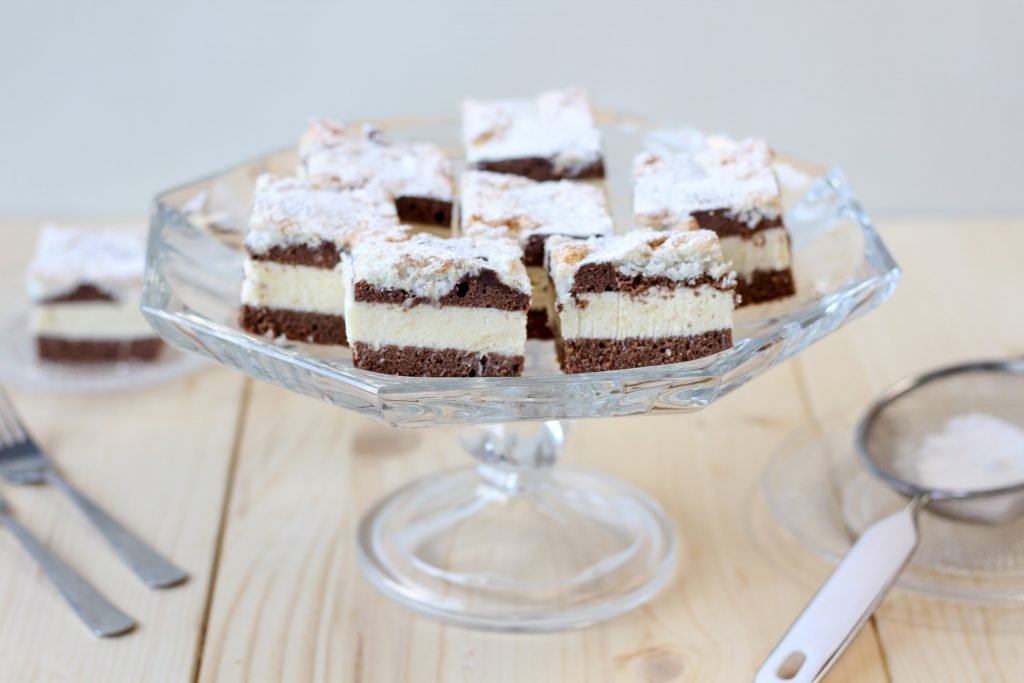Cake with pineapple cream