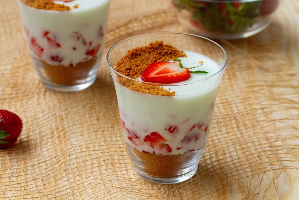 Strawberry foam dessert