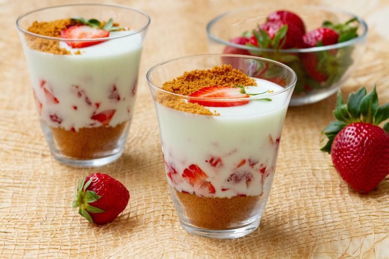 Strawberry foam dessert