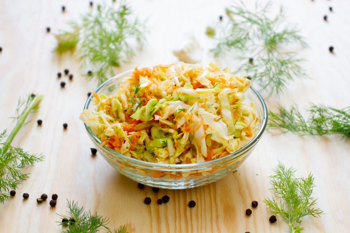 Quick cabbage salad ⋆ MeCooks Blog