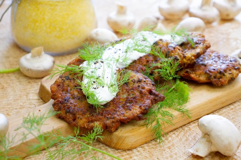 Fritters with mushrooms and polenta