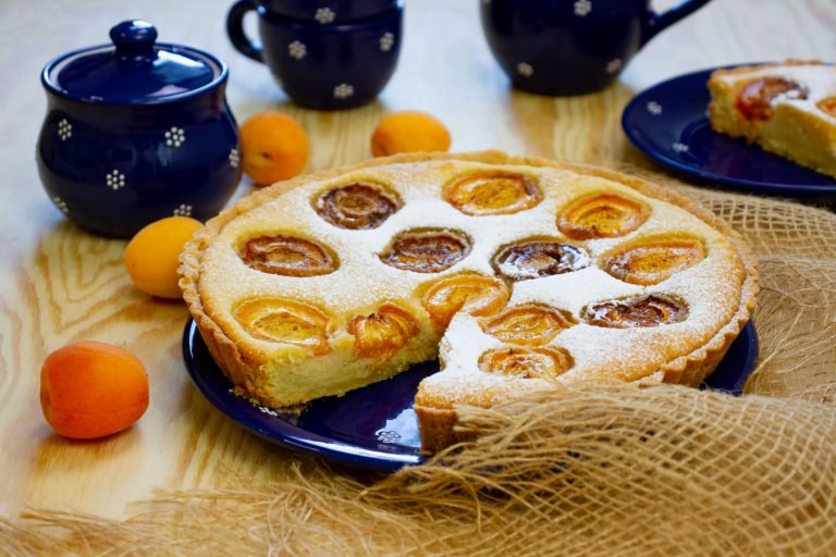 Almond tart with apricot