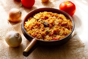 Dahl with onion and tomatoes