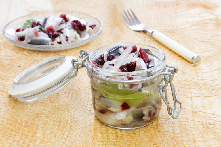 Herring with cranberries and onion