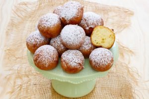 Mini donuts with homogenized cheese in 10 minutes
