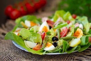 Nicoise salad with tuna