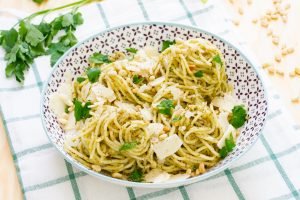 Spaghetti with green pesto