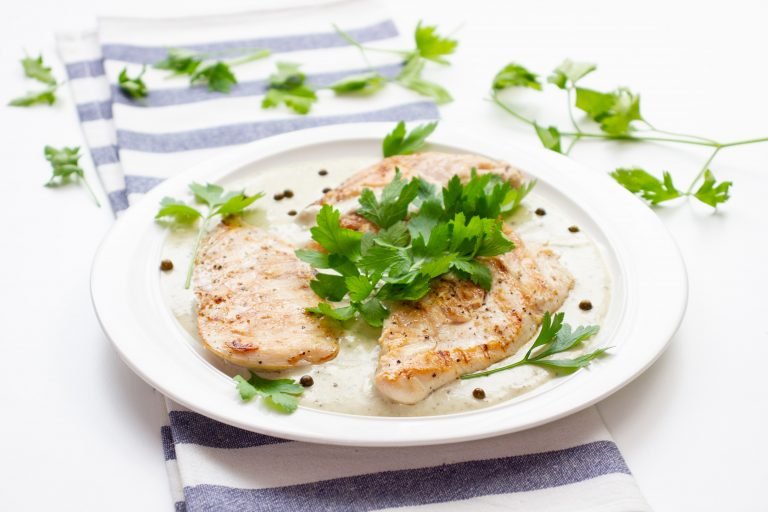 Grilled chicken with gorgonzola