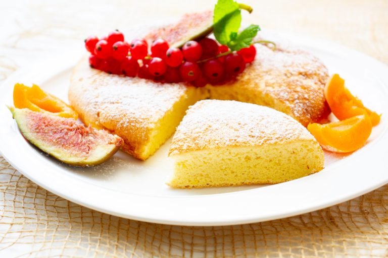 Fluffy sponge omelette