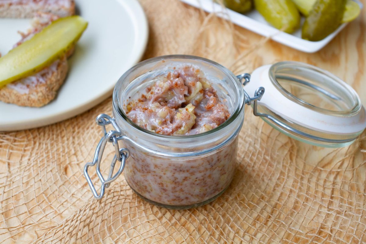 Lard with onion