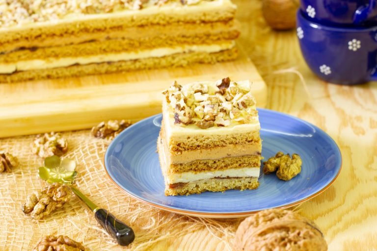 Cake with honey