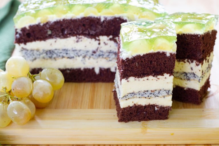 Fruity Madagascar cake
