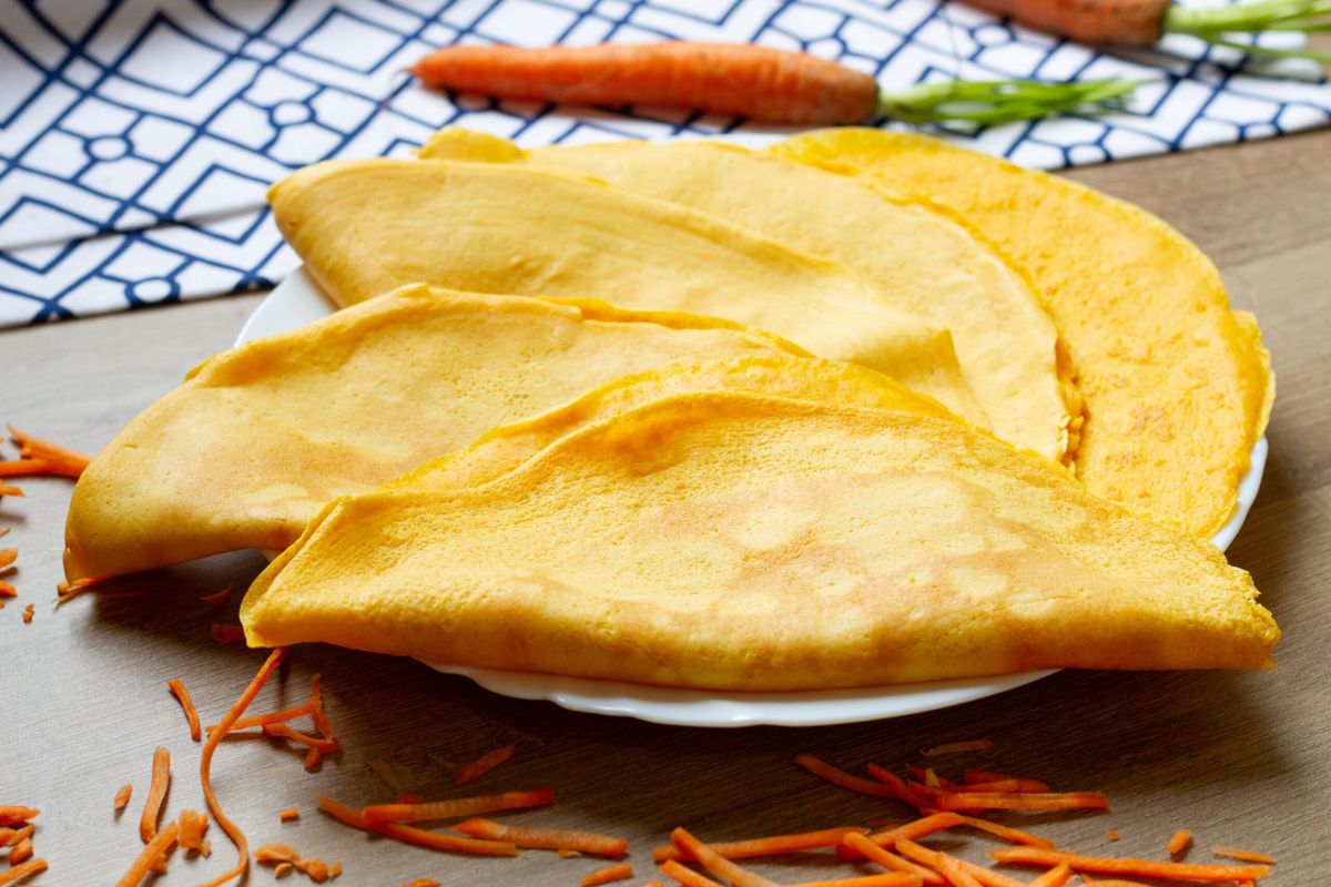 Fluffy carrot crêpes
