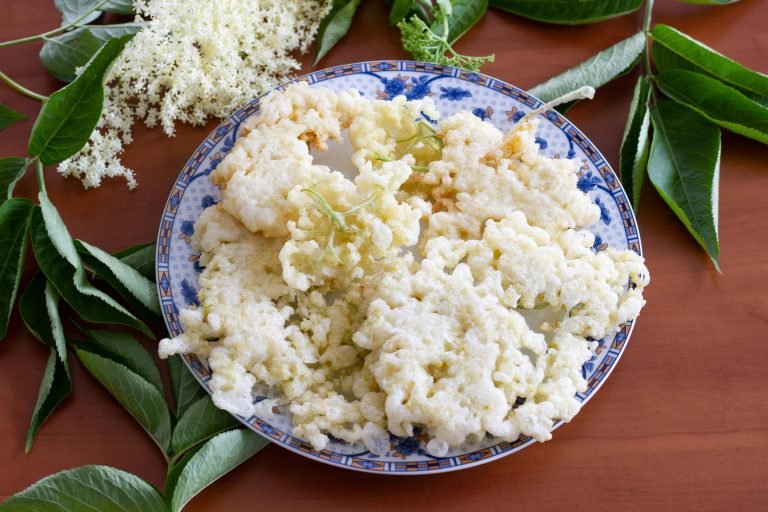 Elderflowers in tempura recipe