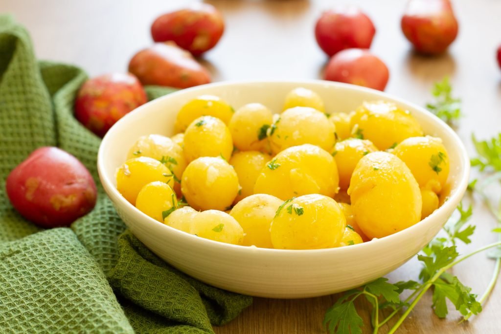 New potatoes with parsley and garlic recipe