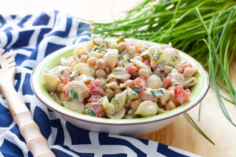 Pasta salad with fermented cucumbers and chickpeas recipe