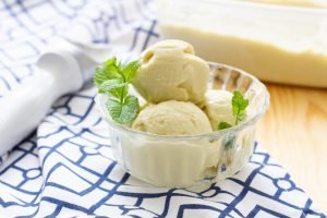 Rhubarb ice cream