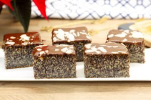 Japanese poppy seed cake recipe