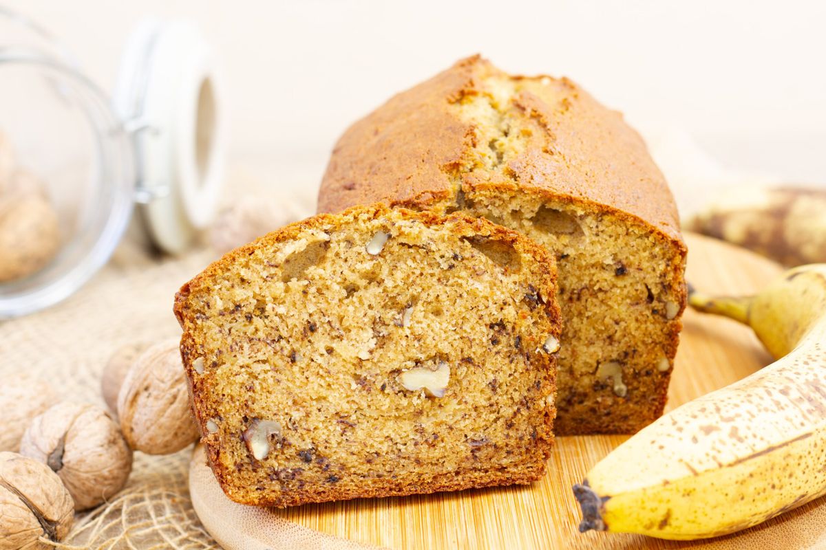 Banana bread with walnuts