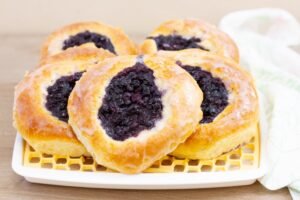 Recipe for bilberry buns