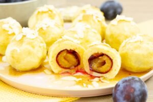 Recipe for plum dumplings