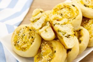 Recipe for vegan rolls with zucchini